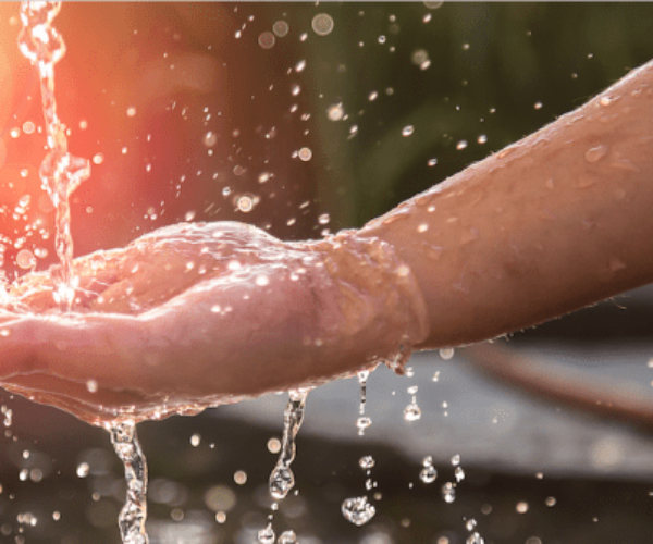 El agua ya es (oficialmente) una mercancía